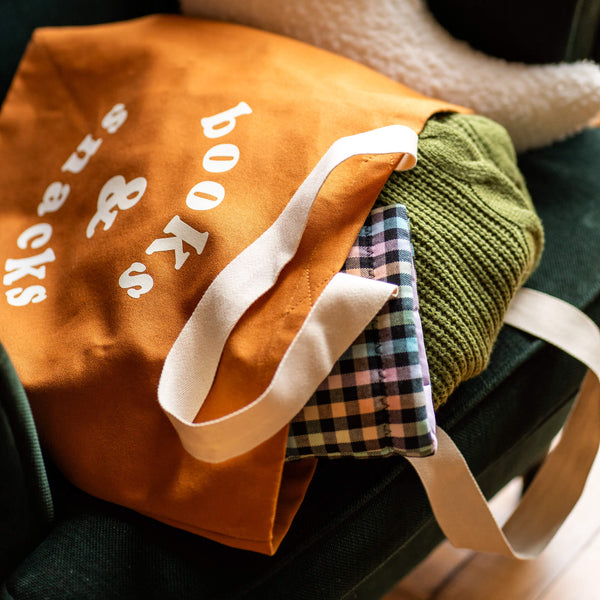 Books and snacks bag - tan