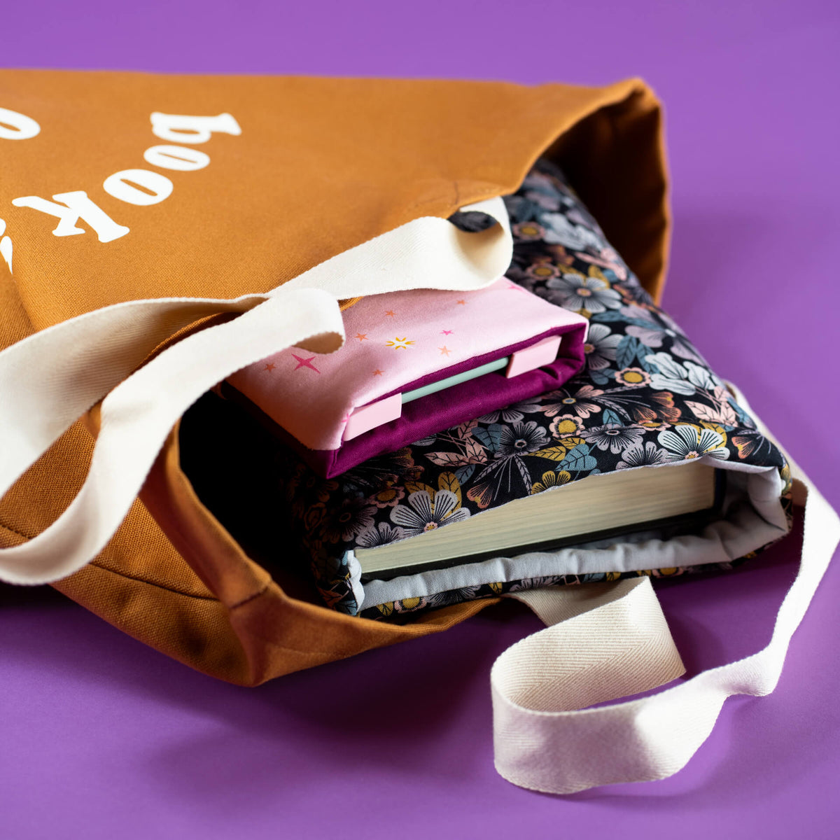 Books and snacks bag - tan