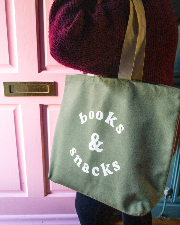 Books and snacks bag - sage