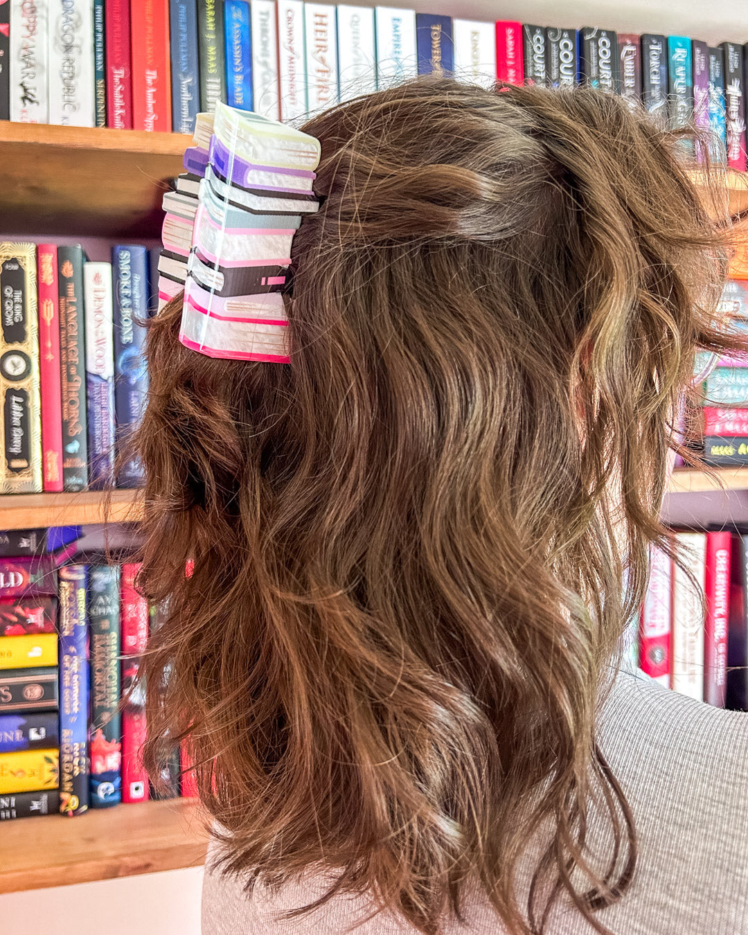 Book stack hair claw - pastel